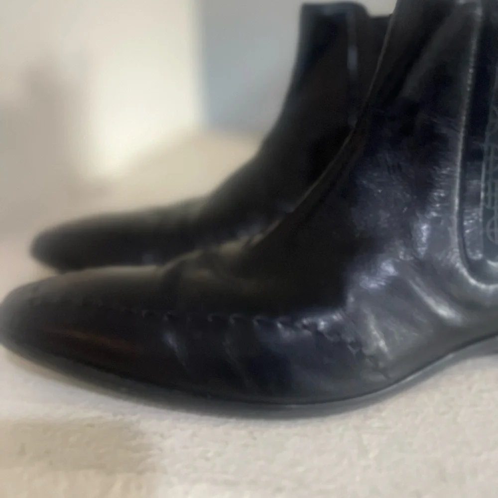 HUGO Boss Men Sz 8.5 Black Leather  Pull-On Ankle  Dress Boots Shoes Business